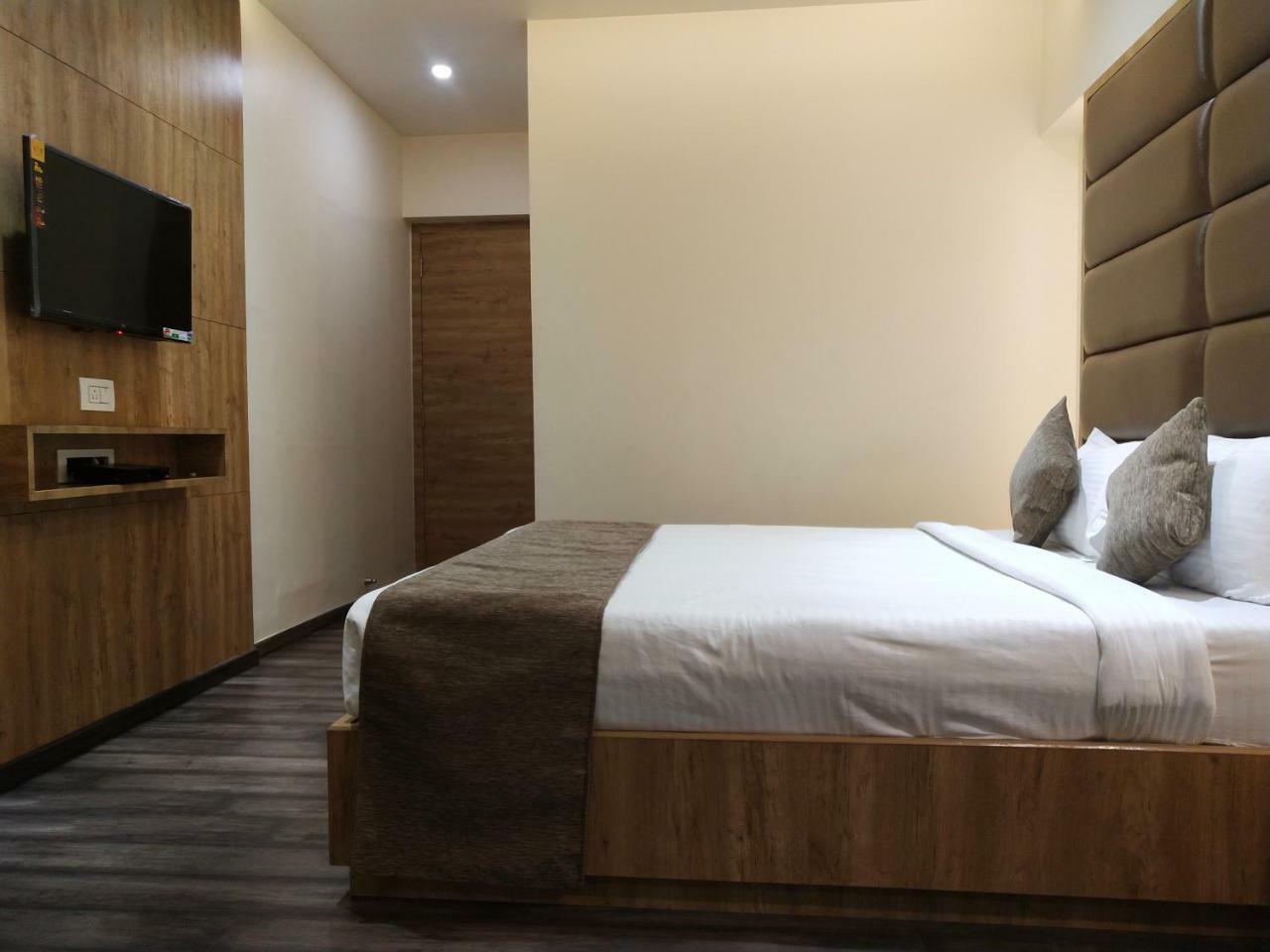 Hotel Heritage Dakshin Navi Mumbai Eksteriør billede
